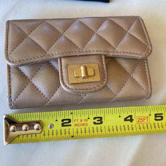 Chanel reissue card holder o case - Picture 11 of 12